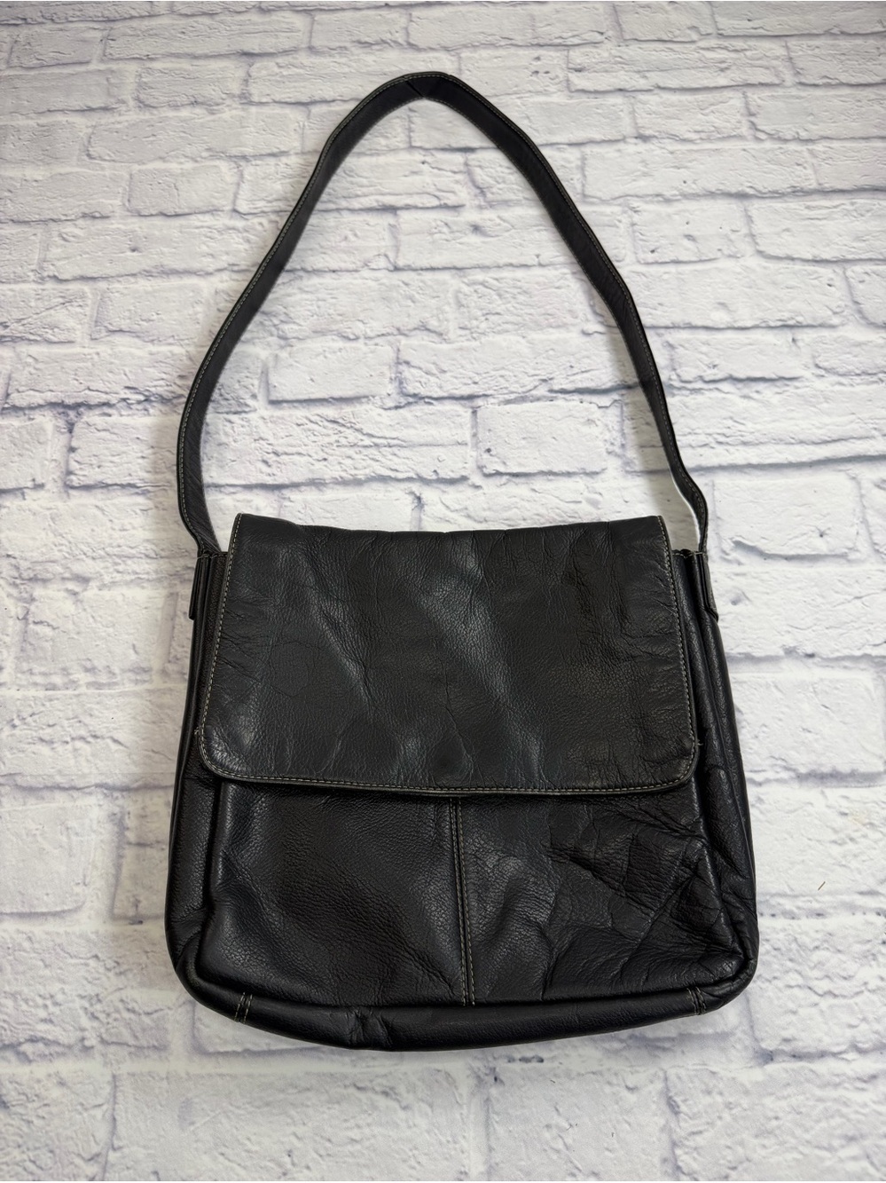 Mens or Women’s  Black Leather Messenger Bag with Flap Closure